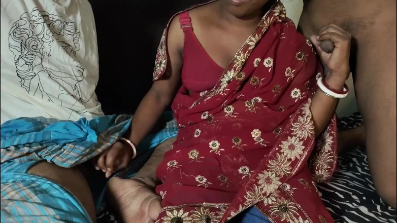 Sabina244: Indische schattige Bhabhi gaat vreemd met haar man en neukt...