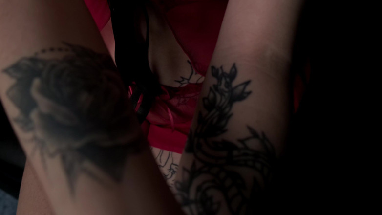 Eva Deva: Feticismo di mani e vene, Ti piacciono le mie vene...