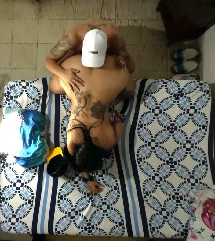 Monozion: La sorellastra multiorgasmica ha diversi schizzi mentre viene scopata a...