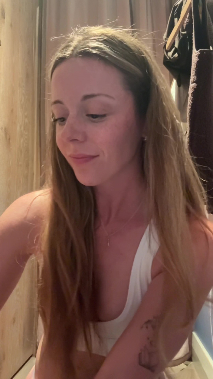 Nadia Foxx: Aritzia Clothing Try-on Orgasm