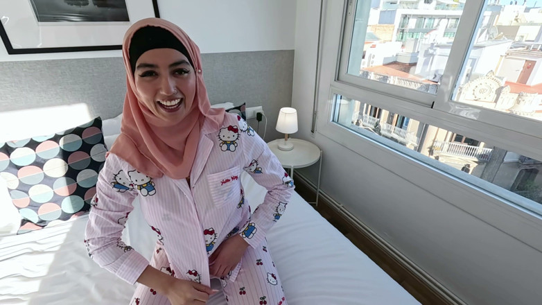 xaviphoto: Hijabi Aaliyah Yasin, muslimische Ehefrau, ist ihrem Mann untreu