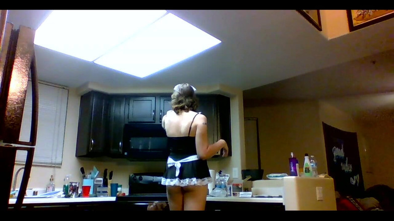 Kapri Sun: Ditzy služka potřebuje říct, co má dělat