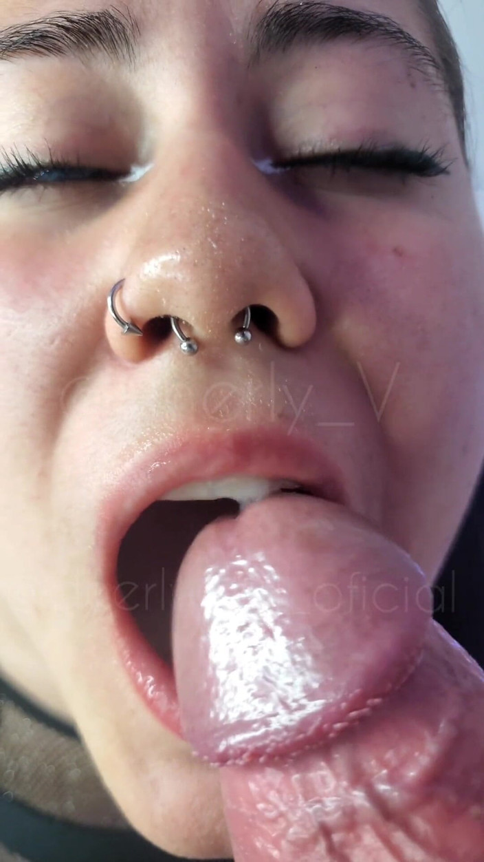 DherlyDoll: Přítelkyně mého přítele miluje moje sperma, polyká to všechno