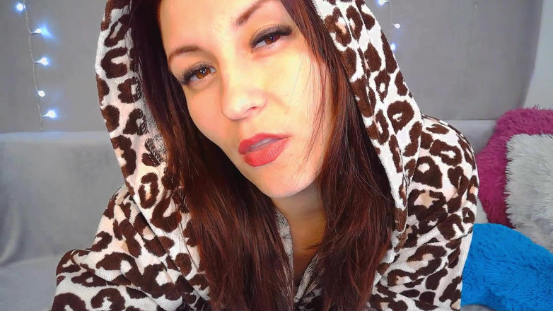 Adele Amber: My Lips so Hot