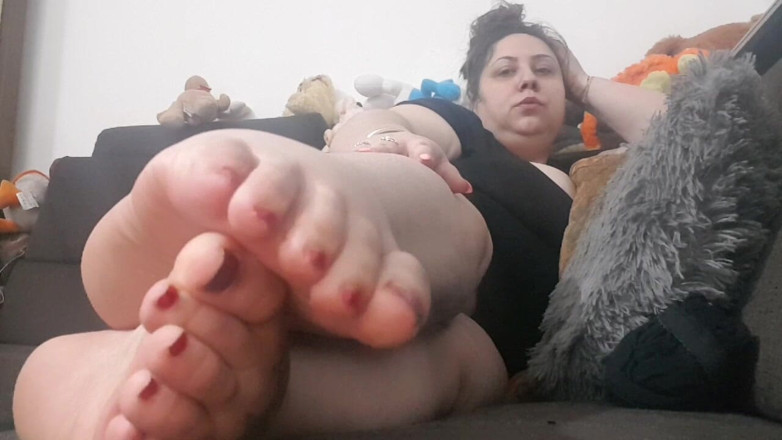 LoraBbw: Pedi Pantyhose and Huge Butt Tease