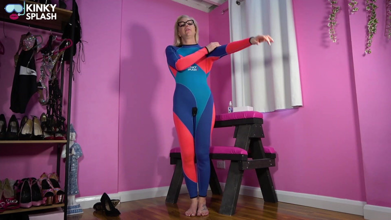 UKCuteGirl Lucy Lauren: エージェント・ディシプリン 振動プラグ ウェットスーツ 罰