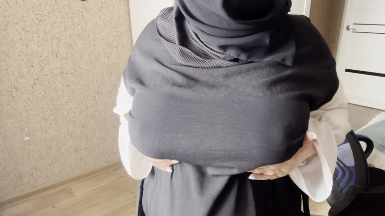 Lux Eva: Kamarádova sexy manželka dává pokyny k honění