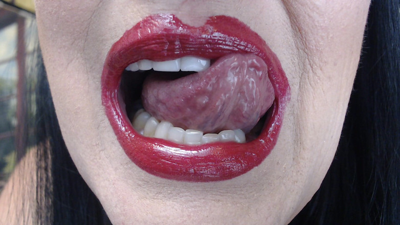 Abby Anna: Big Shiny Red Lips