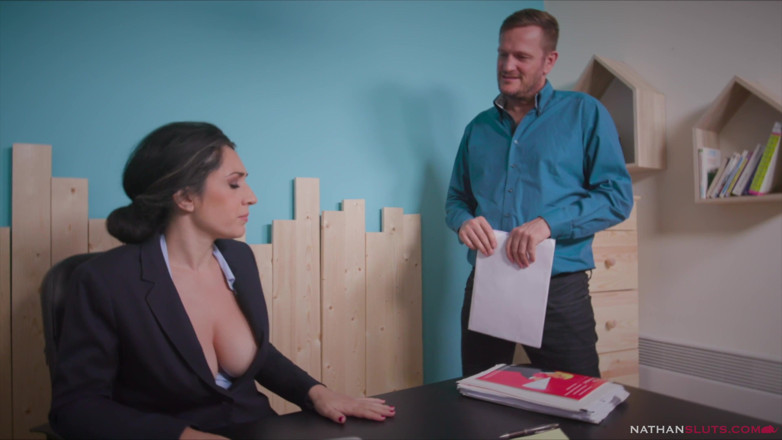 Nathansluts: Hung Ian Scott destroys the asshole of his big boobs...