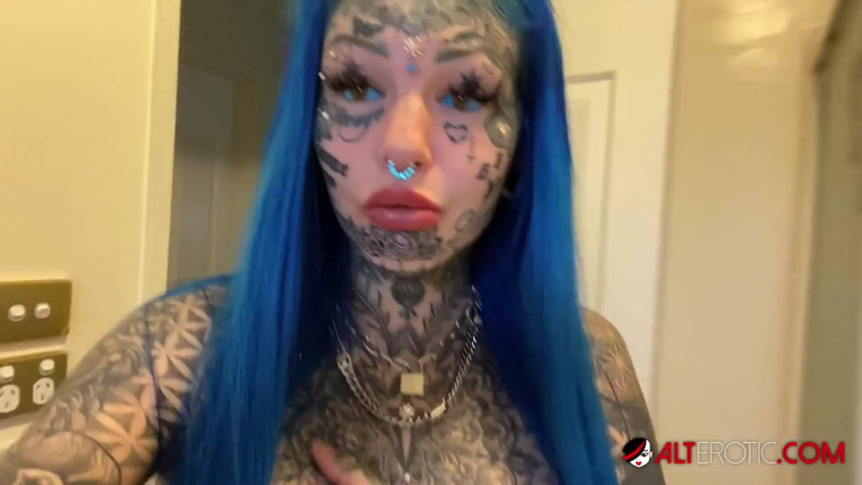 Alt Erotic: Melancap solo Amber Luke yang dikuarantin