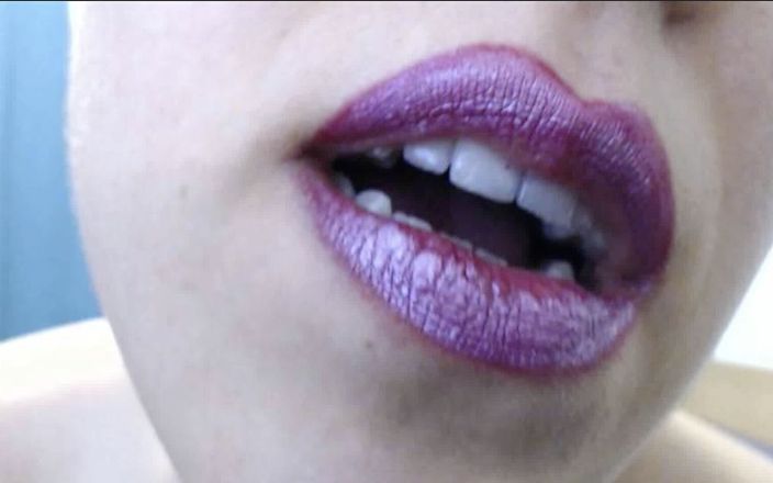 Rebecca Diamante Beginning Clips: 粉红色的性感和迷人的嘴唇