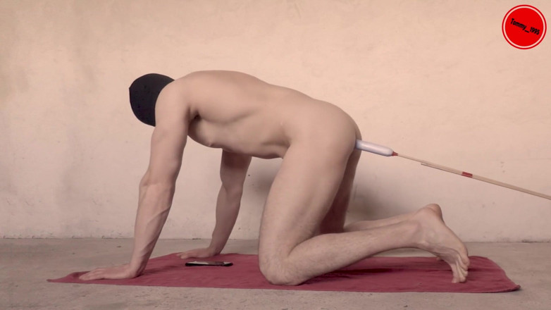 Tommy_1995: Máquina de follar ordeñando su próstata mientras gime - twink straight