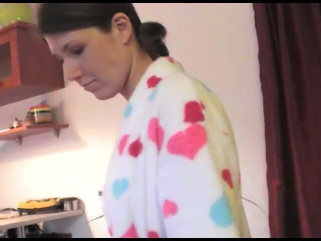 All Those Girlfriends: Watch Fran doing her chores
