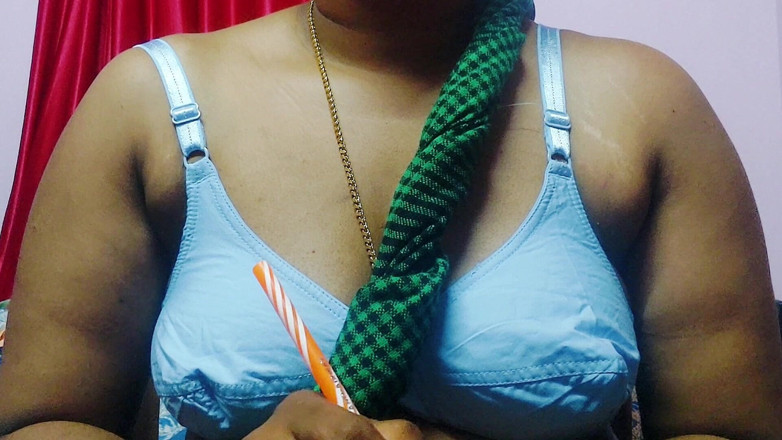 Desi Mohini: Mohini Village Bhabhi Hardsex în dormitor.