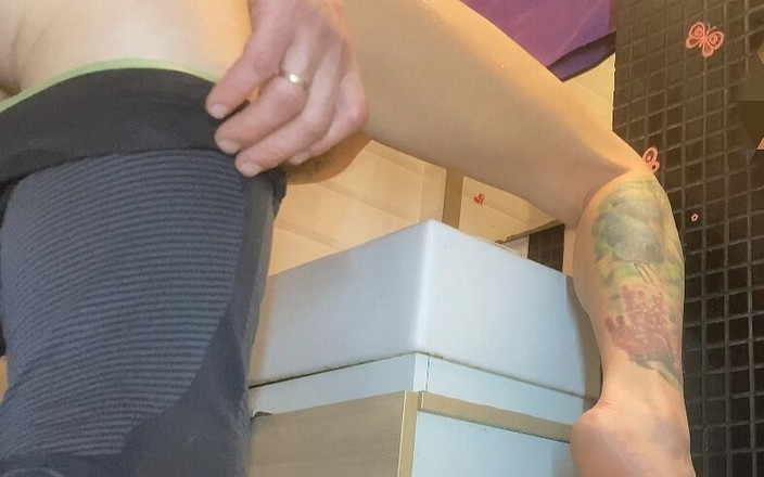 Hairy couple: Håriga par riskabelt knullar på nattklubben allmän toalett