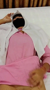 Bangladesh - chica en habitación de hotel - romance