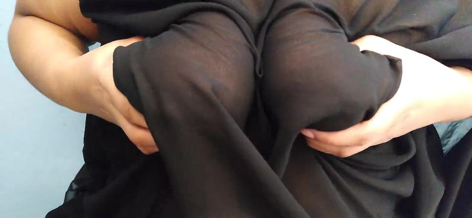 Aria Mia: अरेबियन गृहिणी नग्न वीडियो सेक्स