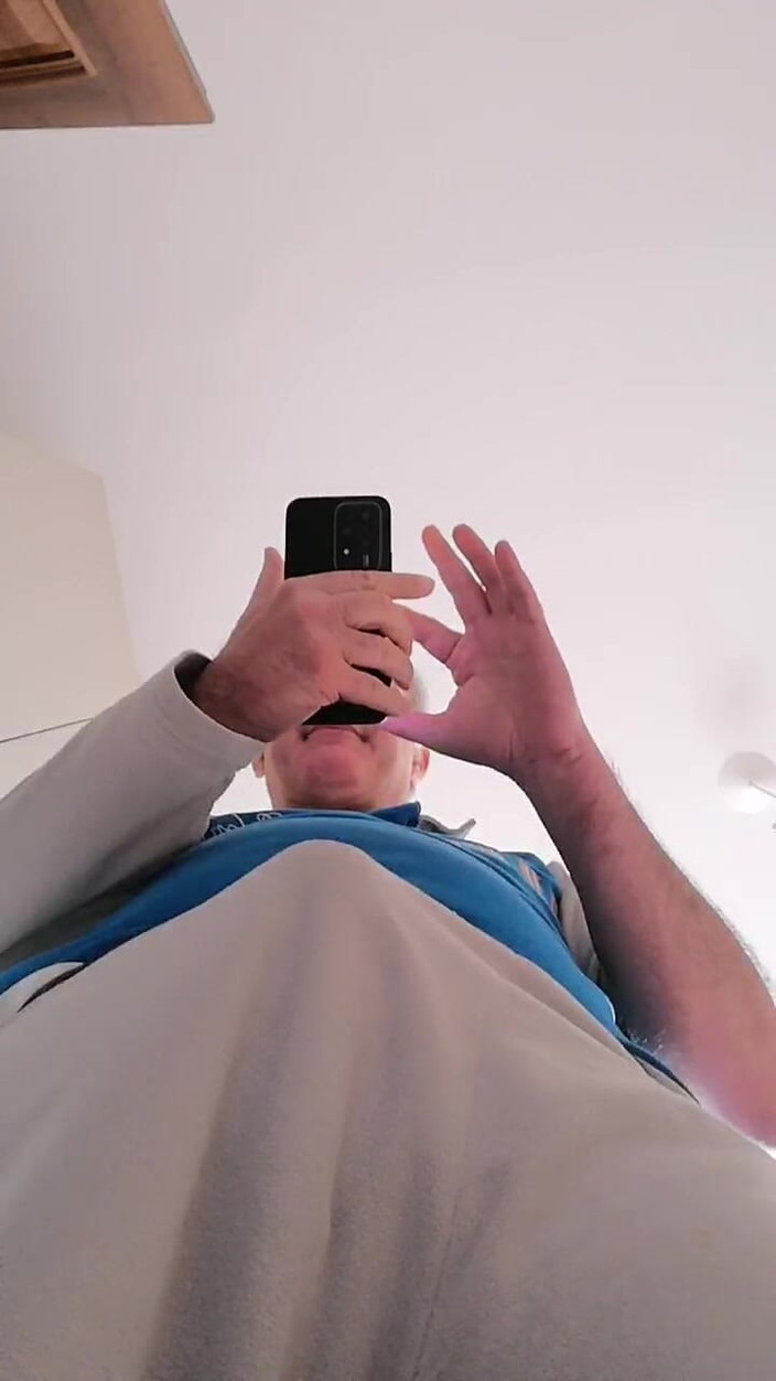 Setesesso7: Você ouve o som da minha mão se masturbando por...