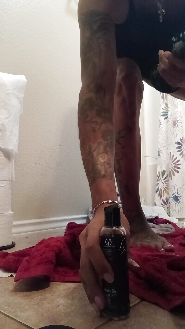 Mandy cream: Schau zu, wie dieser süße crossdreser mit hübschen füßen und...