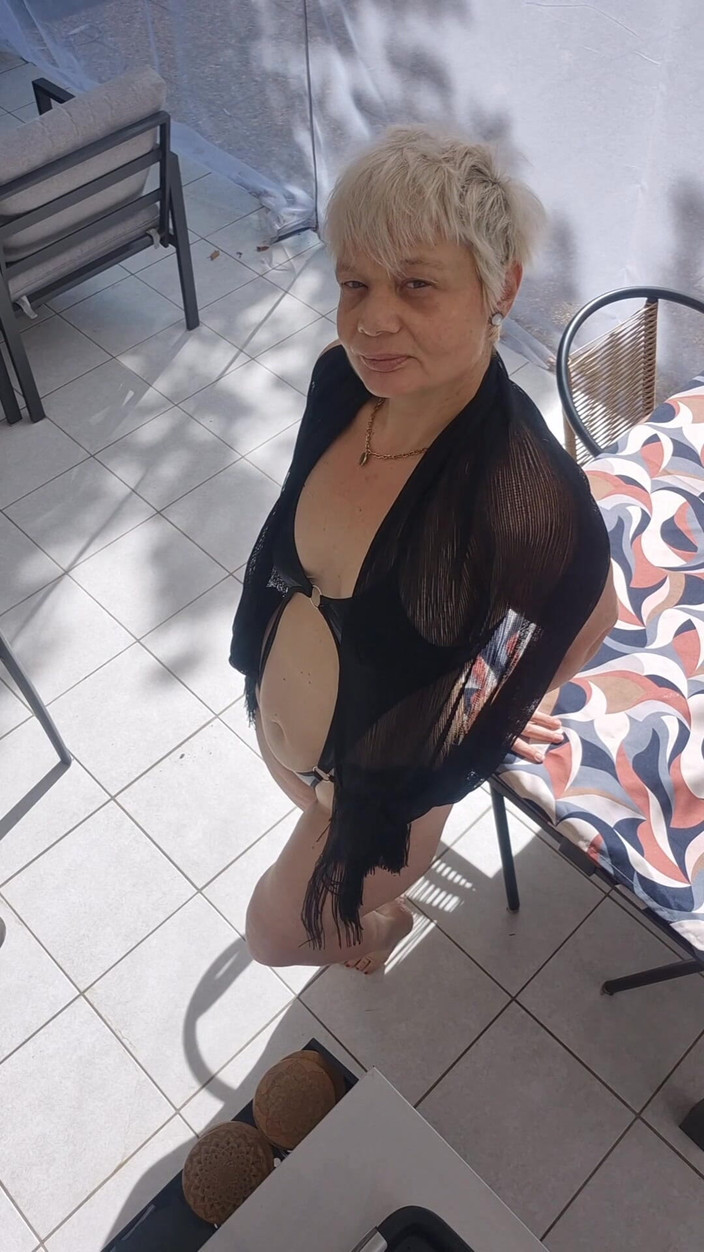 Sofy13: 嗨，你想发现一个没有禁忌的熟女，喜欢性