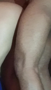 Desi-jongen neukte mijn kont nadat mijn man was vertrokken