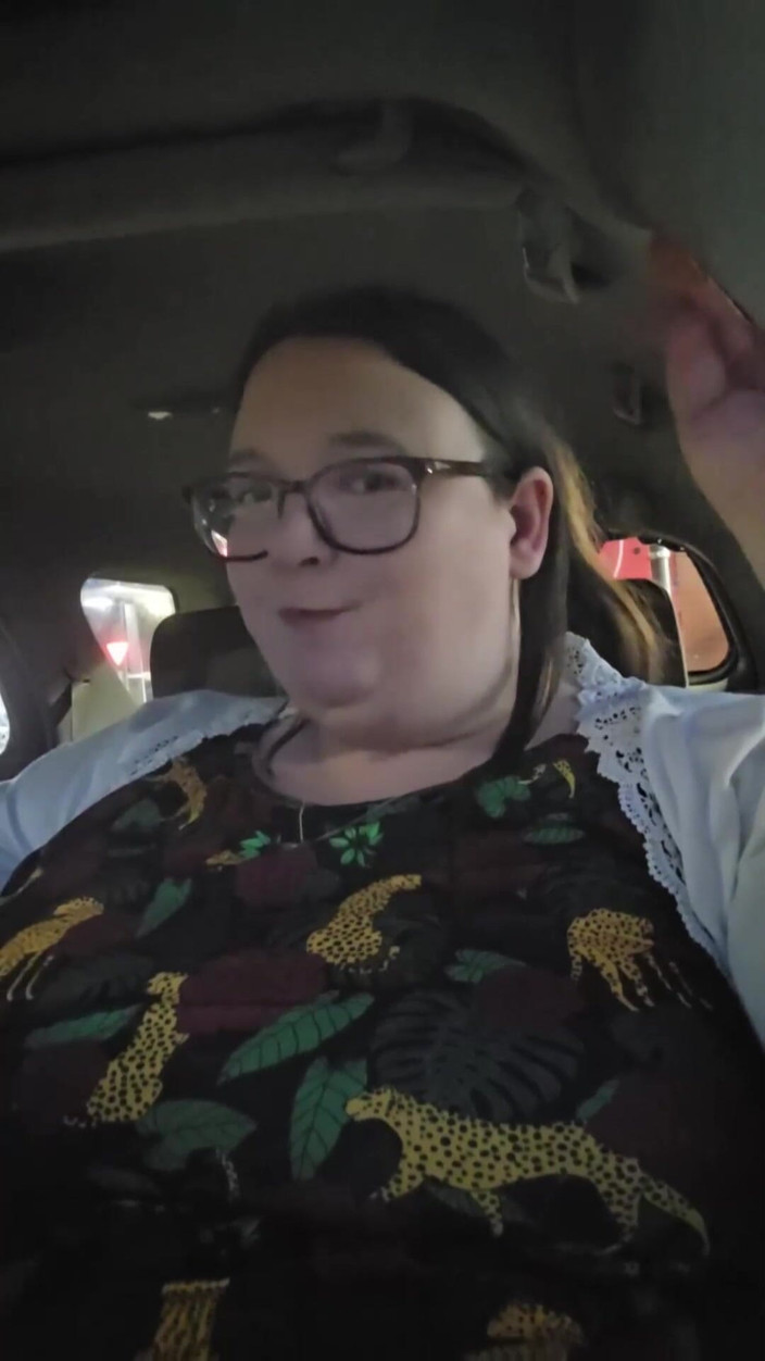 SSBBWLadyBrads: Fast food arabada besleyicim tarafından besleniyor