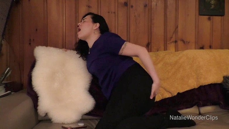 Natalie Wonder: Zadek macechy je tak svědivý, že se poddá tvému ptákovi kvůli...