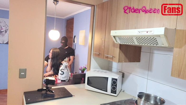 Riderqueen: Videos for Fans: a Masked Young Man Fucks Me in...