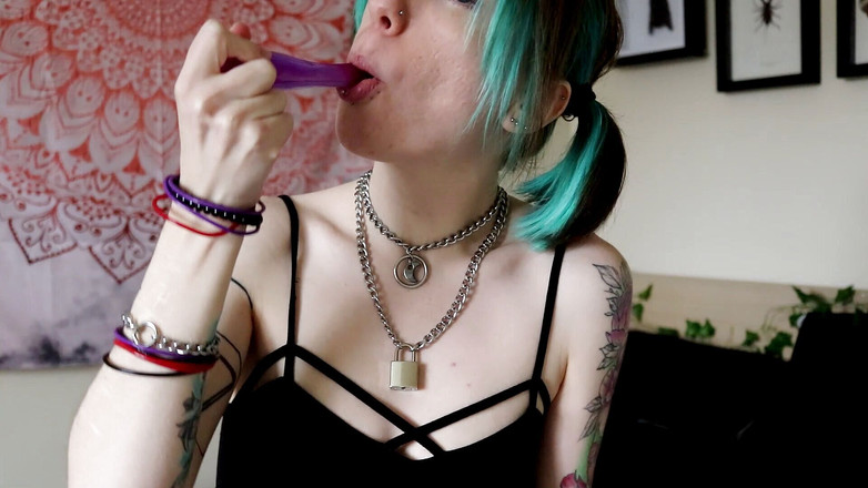 Fetpup: Elle s'entraîne à être la bonne salope orale de papa