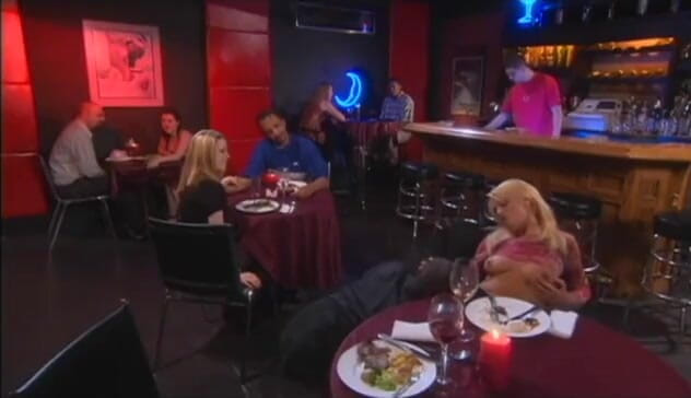 Porncentro: Awek blonde comel dikongkek pada najis bar