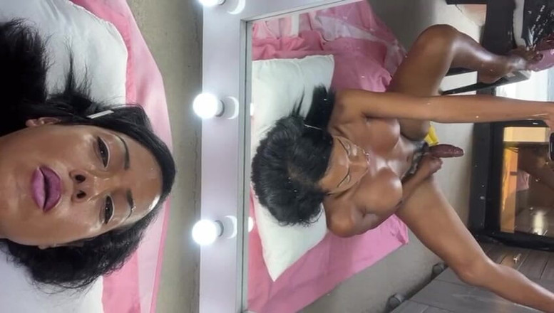 Brunettehotts: おへその中の私の精液を見て