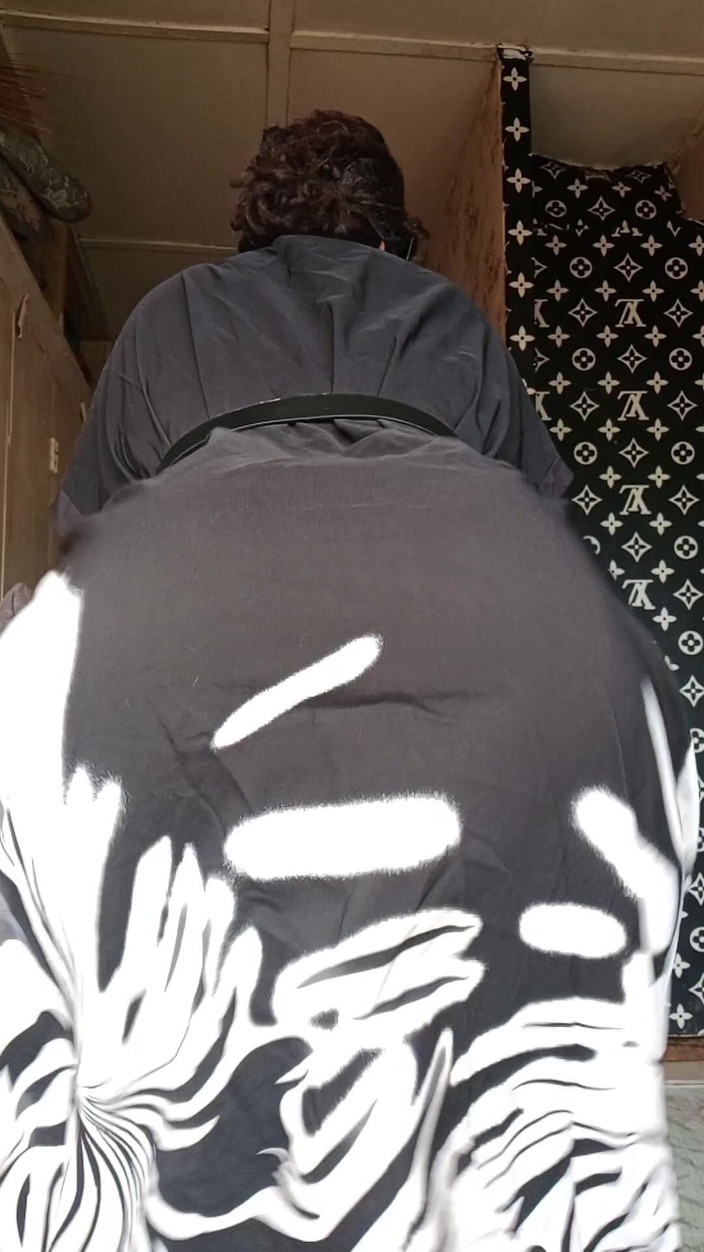 Pornbabe: Houpám se před odchodem do kostela