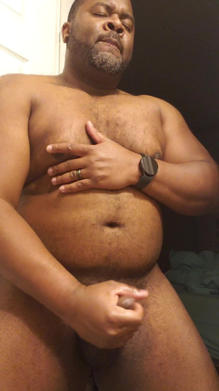 MrGoudreauXXX: मेरे बड़े पेट को रगड़ना क्योंकि मैं अपने काले लंड को सहलाती हूं