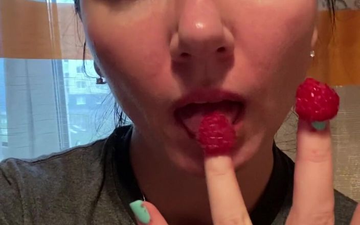 Margo Eden [deactivated]: Welches ist ein oder zwei besseres video? - Erstes video