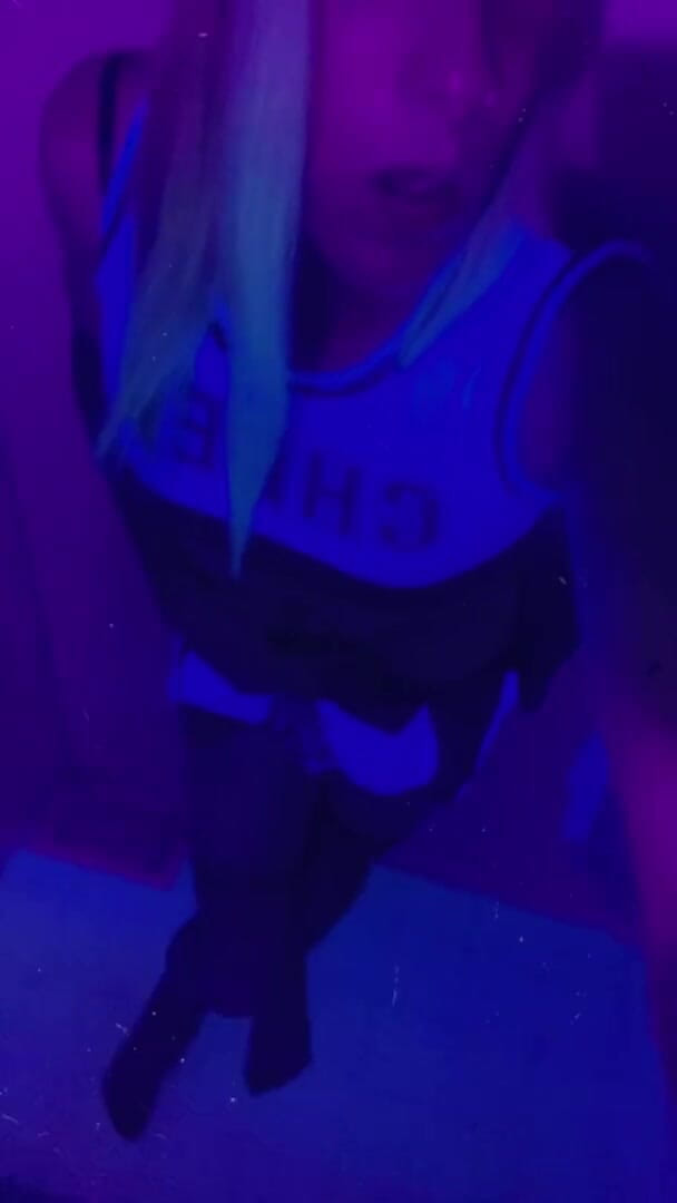 CarmenMelatonin: Cheerleader Loves To Play at the Party