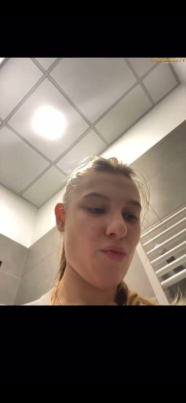 JuiceLussie: Incredibile squirting con un'amatrice formosa