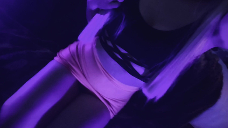 TheRealKittyD: Ragazzina sissy story fuck - il ragazzo al bar