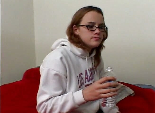 Teens Get it Hard: Ragazza carina con culo grosso cavalca un grosso cazzone al...