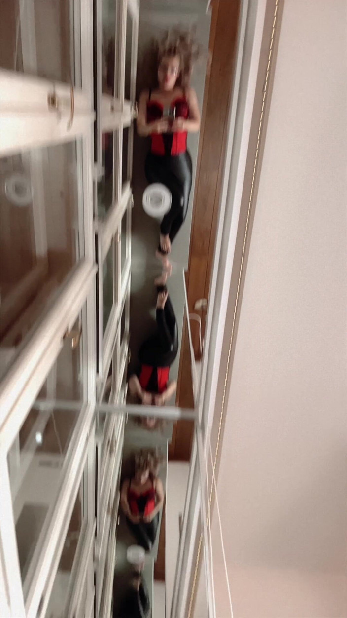 FinDom Goaldigger: Di Hadapan Cermin