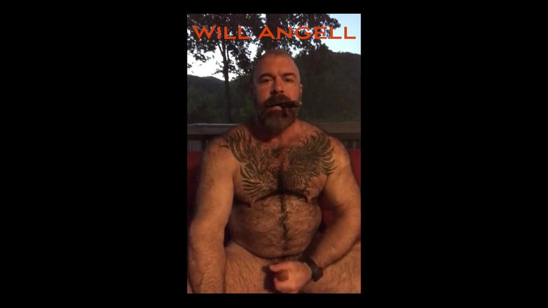 Will Angell: Diapit dan diusap