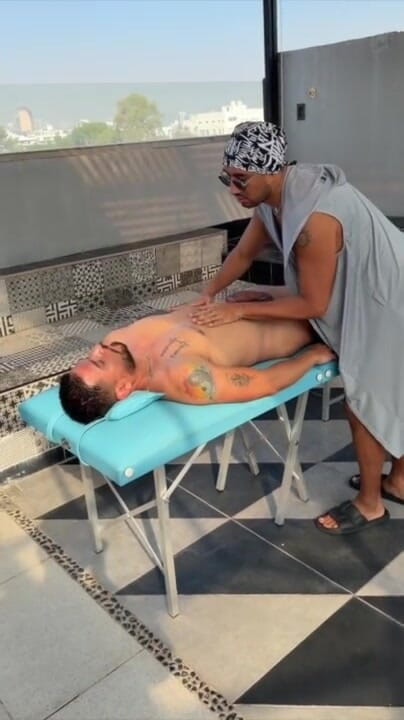 Triton Xavier: 4-hand Massage