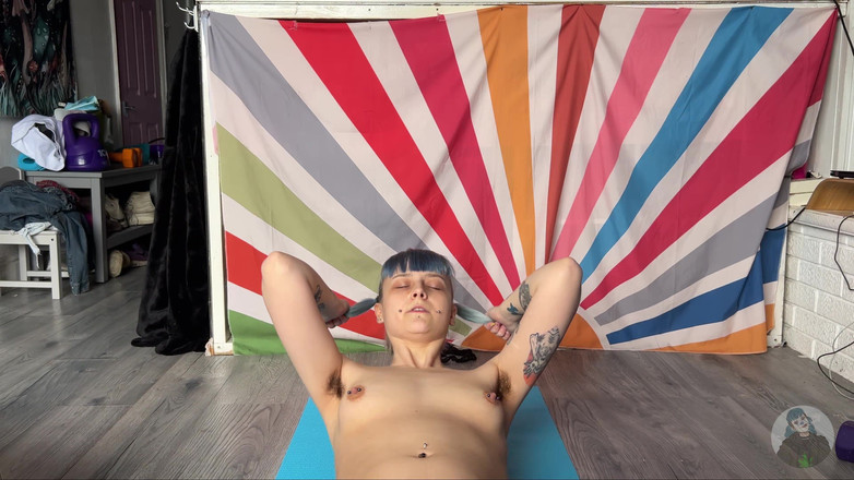 Alice Bean: Latihan Bugil