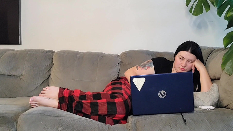 Julia Ryan: छिपाना और तलाशना