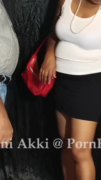 Sri Lankan Mature MILF Having Mind-blowing Fun at a Shoe Shop