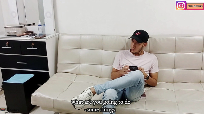 Vayolet: Cazzo la mia sorellastra in cambio di essere silenzioso - porno...