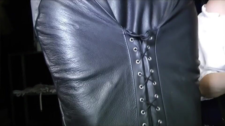 Herrin Lady Adena: Sesi monoglove