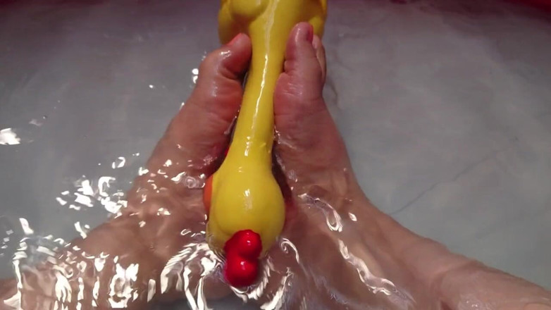 DanaDom20: Playing in the water mith my feet