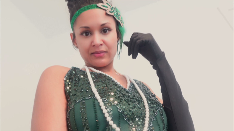 Kink in Time: Calissa 1920s Giantess