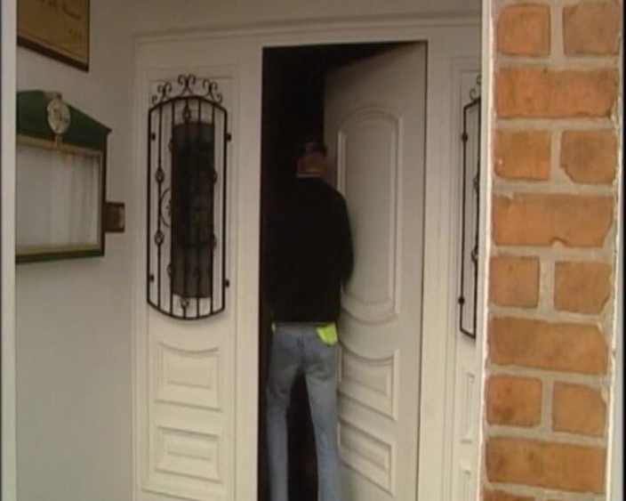 Purzel: 昔ながらの熟女は犯され、マンコを舐められ、ディルドを自分の中に突っ込みます!