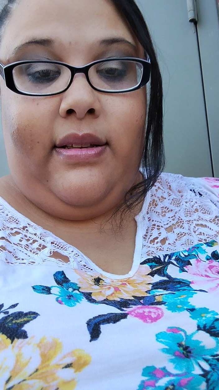 Jessica pigslut: Esibizionismo mie tette fuori!